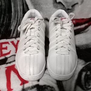 K-Swiss unisex White Sneakers size 7